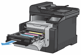 Imagen: Extraiga el compartimento de los cartuchos de impresión.