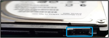 Beispiel für Schäden am Kabelanschluss des Festplattenlaufwerks