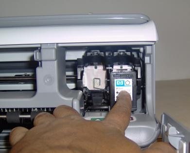 Impresoras todo-en-uno HP Photosmart y PSC - El cartucho de impresión se  sale | Soporte al cliente de HP®