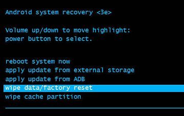 在 Android 系統復原功能表中反白顯示的「Wipe data/factory reset」(清除資料/原廠重新設定)