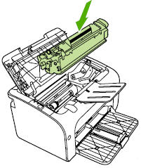 Illustration: Reinstalling the print cartridge and closing the print cartridge door.